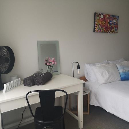 Pool House - One Bedroom Self Contained Unit Motueka Bagian luar foto