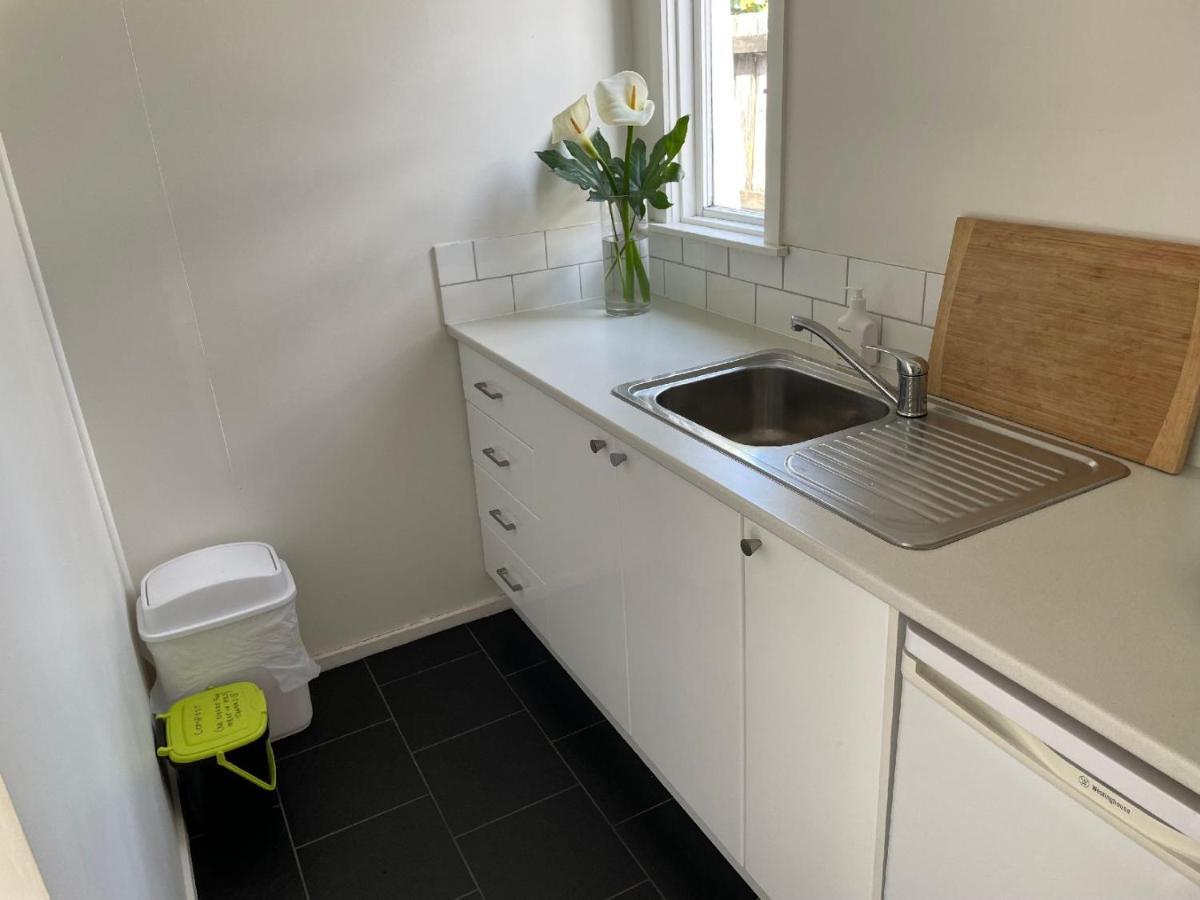 Pool House - One Bedroom Self Contained Unit Motueka Bagian luar foto
