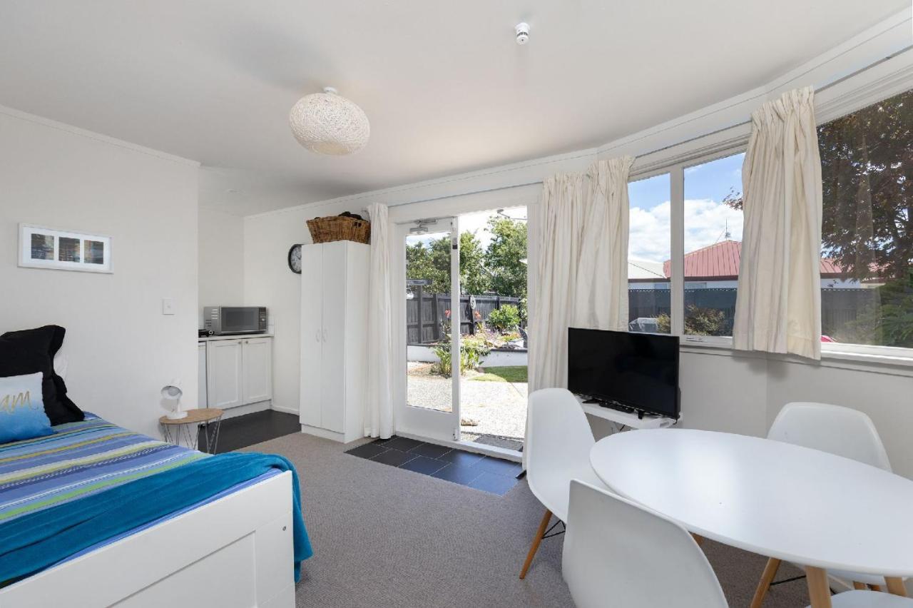 Pool House - One Bedroom Self Contained Unit Motueka Bagian luar foto