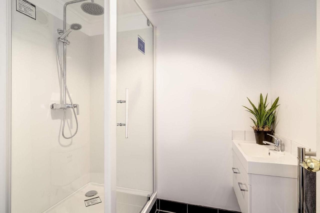 Pool House - One Bedroom Self Contained Unit Motueka Bagian luar foto
