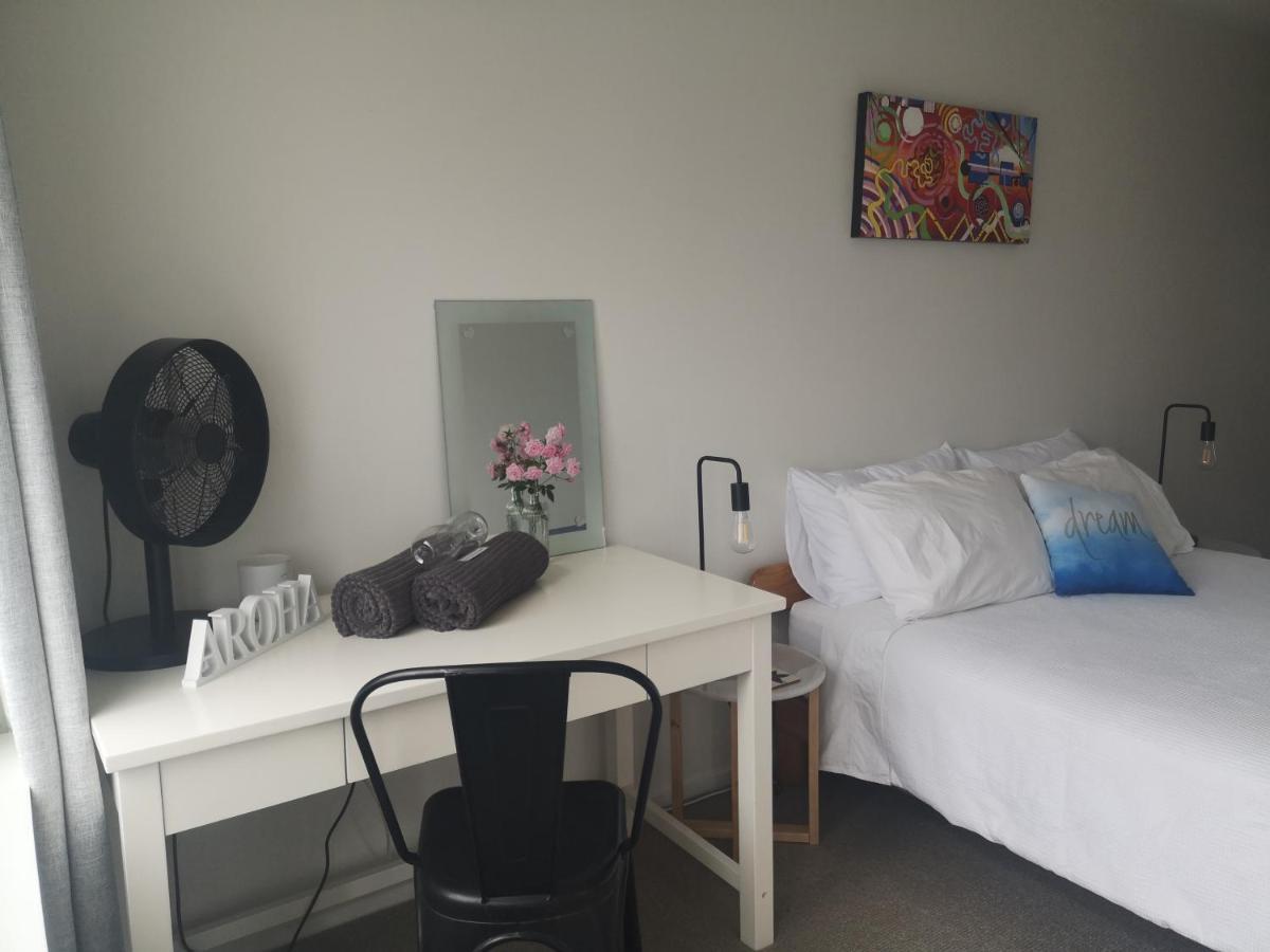 Pool House - One Bedroom Self Contained Unit Motueka Bagian luar foto