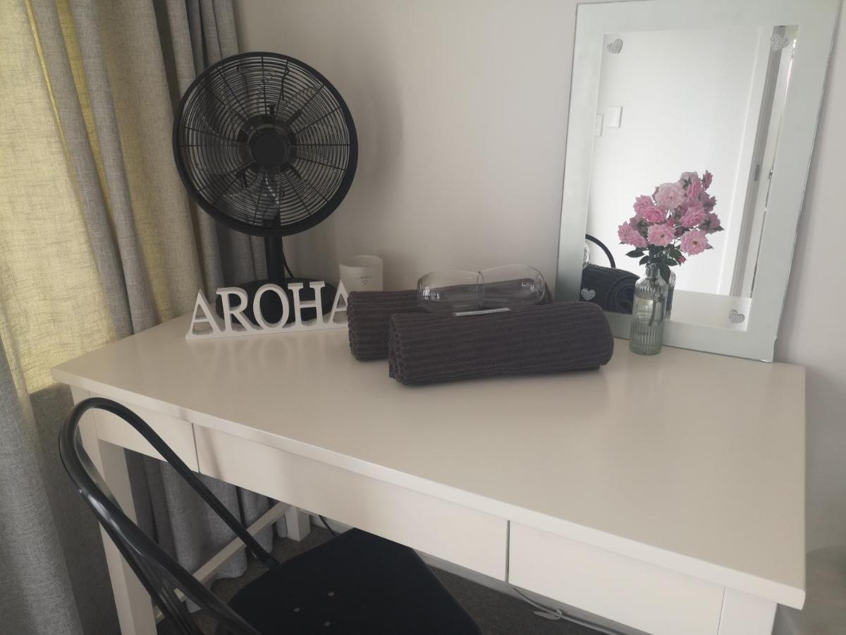 Pool House - One Bedroom Self Contained Unit Motueka Bagian luar foto